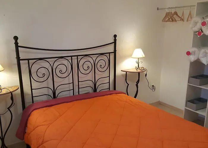 Du Vignal Апартаменты Mazeyrat-d'Allier